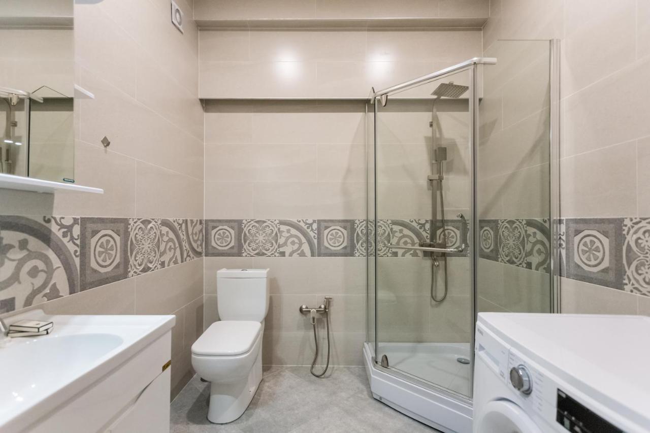 Central Cosy 5Bd-5Bath Apartment Tbilisi Exterior foto